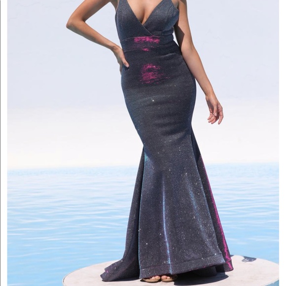 Beautiful Dress!! Only worn once!! A must see!! - Picture 4 of 6